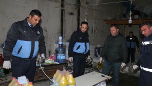 Buca’da merdiven altı “hijyen imalathanesine” suçüstü!