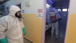 Buca'daki okullarda kış mikroplarına ilaçlı koruma