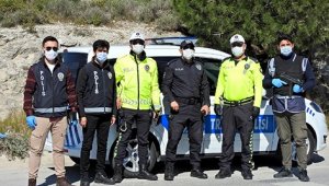 Çeşme polisinden virüs önlemli kontrol