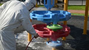 Çiğli'deki Parklara korona önlemi! Dezenfekte çalışmaları artırıldı