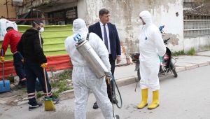 Doktor Başkan sahada! Tugay’dan mahallelere ‘koronavirüs’ ziyaretleri