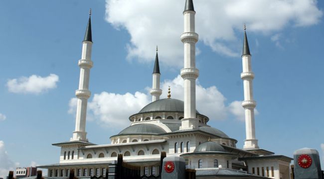 İlginç karar! Türkiye'de sadece bir camide cuma namazı kılınacak