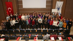 Kadınlar için siyaset okulu