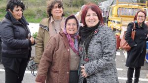 Karaburun Belediyesi’nden yaşlılara market hizmeti