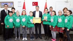 Menderes’in Bilim Kahramanları Başkan Kayalar’la Buluştu