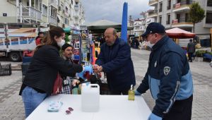 Menemen Belediyesi’nin Koronavirüs mücadelesi Perşembe Pazarı’nda devam ediyor