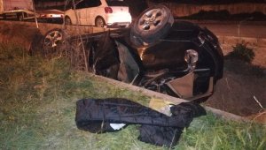 Metrelerce sürüklenen lüks cip takla attı: 1'i ağır 3 yaralı