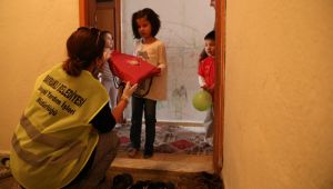 Bayraklı Belediyesi'nden miniklere 23 Nisan sürprizi