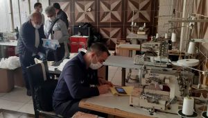 Bornova Belediyesi zabıta ekiplerinden kaçak maske operasyonu! İki bin maskeye el kondu