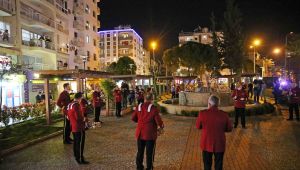 Bostanlı’da bando coşkusu! Başkan Tugay “Her zaman Karşıyakalıların yanındayız”