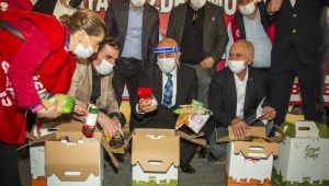 Büyükşehir'in “Biz Varız“ kampanyasına DİSK'ten büyük destek! “İki bin 200 gıda paketi“