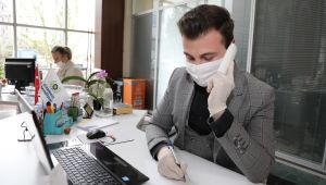 Gaziemir Belediyesi'nden "Evde kal" çağrısına uyan 65 yaş ve üstü bireyler için dijital eğitim desteği