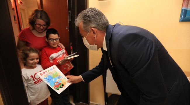 Güzelbahçe Belediyesi’nden Çocuklara Bayram Sürprizi