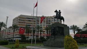 İzmir'de sessiz 23 Nisan