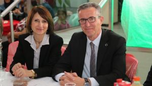 İzmirli belediye başkanının eşinin testi pozitif çıktı!