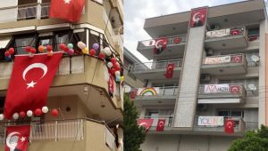 Karşıyaka’da balkonlar bayram yerine dönüşüyor!