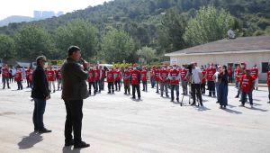 Karşıyaka'da sosyal mesafeli '1 Mayıs' töreni