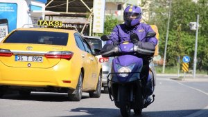 Koronavirüs İzmir'de de kuryelerin yükünü ağırlaştırdı