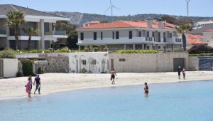 Yasak dinlemeyen vatandaşların deniz keyfi