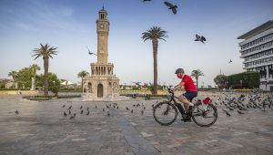 Atatürk’ün Samsun’a çıkışının 101’inci yılı kutlandı! Başkan Soyer kutlamalara bisikletiyle katıldı