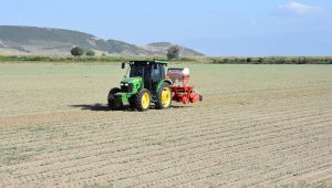 Başkan Aksoy’dan Menemenli pamuk üreticilerine destek