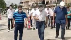 Başkan Soyer'den sıcaklığın 160 dereceye çıktığı yollarda çalışan İZBETON personeline teşekkür