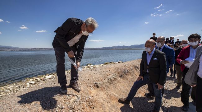 Başkan Soyer Flamingo Doğa Parkı projesini yerinde inceledi