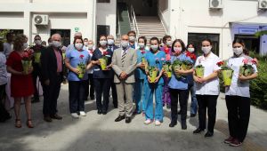 Başkan Soyer Hemşireler Günü'nde kahramanları unutmadı