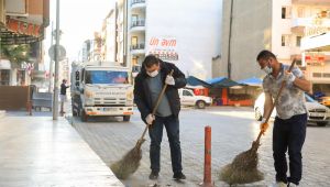 Başkan Yetişkin Seferihisar sokaklarında bayram temizliği yaptı