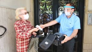 Bayraklı'da 65 yaş üstüne kapıda vergi ödeme kolaylığı