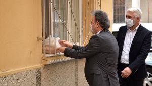 Bornova'da 40 bin ekmek 10 bin gevrek dağıtıldı