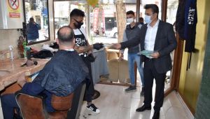 Dikili Belediyesi'nden berber ve kuaförlere yüz siperliği