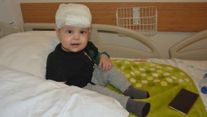 İzmir'de doğuştan kafa derisi olmayan Yavuz Selim mucizeyi başardı!