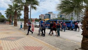 İzmir'de hayvan hırsızlığı yaptığı iddia edilen 4 kişi jandarmadan kaçamadı