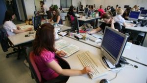 Kamu çalışanları, 18 Mayıs'ta idari izinli