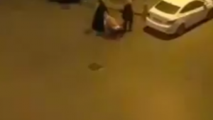 Kıskanılan ülkede son durum! Çocuğuyla birlikte 'Artık yemek alırım' diye sokak sokak gezdi