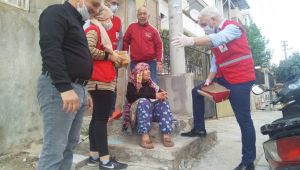 Kızılay Bornova Şube Başkanlığı 65 yaş üstü ve Roman vatandaşları unutmadı