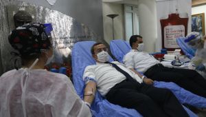 Konak Belediyesi’nden Kızılay’a destek