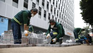 Konak Belediyesi'nden korona günlerinde üstyapı seferberliği