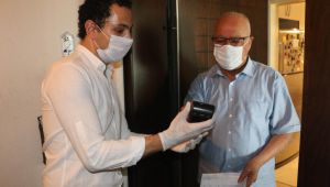 Konak’ta evden çıkamayanlar için 'kapıda vergi ödeme' dönemi