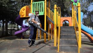 Menderes’te Parklar Çocukları Bekliyor