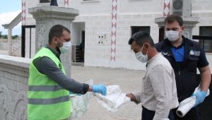 Menderes’te Seccadeler Dağıtıldı