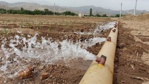 Ödemişli çiftçi damlama sulamaya yöneliyor