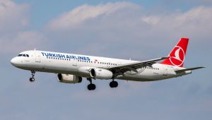 Uçuşlara başlayacak olan THY'den kritik tedbirler! İkramlar kalkıyor, maske ve siperlik zorunluluğu geliyor!