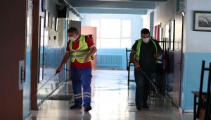 Bayraklı'da LGS öncesi okullarda dezenfektan seferberliği
