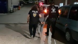 İzmir'de FETÖ operasyonu: 27 gözaltı