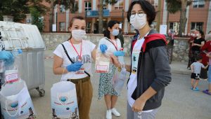 Menderes Belediyesi sınava giren öğrencileri unutmadı