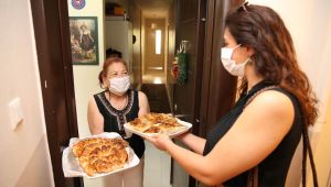 Nimet Teyze'den Duygulandıran hediye