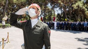 15 Temmuz Demokrasi ve Milli Birlik Günü'nde şehitler İzmir'de anıldı