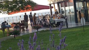 AKP’li Belediye Başkanı'nın kızına Atatürk’ün Yürüyen Köşkü’nde kına gecesi!